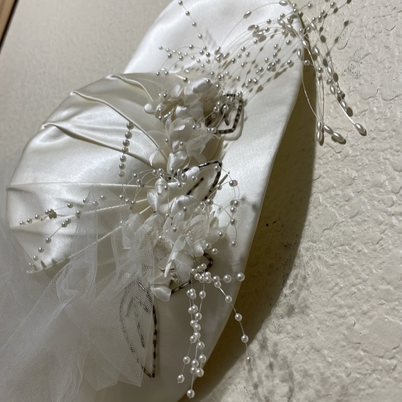 Vintage Wedding Hat And Veil With Beads. Very Beautiful And Classic. - Picture 4 of 9